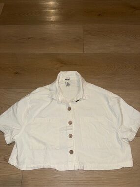 White Cropped Button-Up Top with Pockets